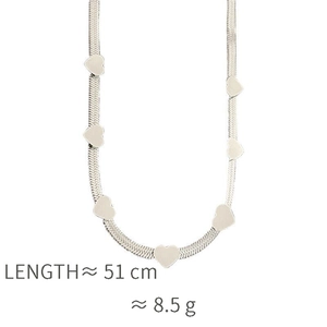 Close-up of heart charm snake chain necklace with 51cm length and 8.5g weight detail