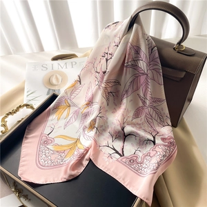 Foulard Carré Élégant Pour Femmes En Imitation Satin Polyester Satin Motif Feuilles Accessoire De Mode Léger Écharpe Douce