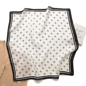 Foulard Carré Femmes Satin Satin Artificielle Imprimé Géométrique Croix Bandeau Cheveux Élégant Vintage Écharpe