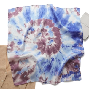 Foulard En Satin Carré Pour Femmes Artistique Tie Dye Style Peinture À L'Huile Satin Polyester Foulard De Tête Mode Élégant