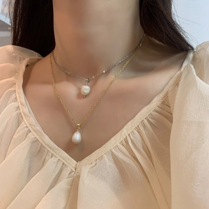Baroque Freshwater Pearl Pendant Necklace Gold Plated Copper Dainty Clavicle Chain Jewelry For Women Elegant Minimalist