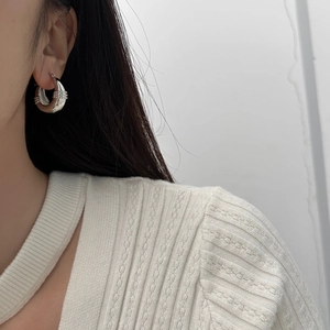 Chic hollow water drop hoop earrings with textured beaded edges for women