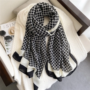 Elegant Women Long Scarf Shawl Cotton Linen Viscose Geometric Interlocking Chain Print Lightweight Breathable Sun Protection Chic Accessory