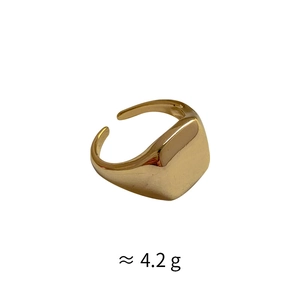 Macro detail of gold-plated square ring showing 4.2g weight and adjustable open band