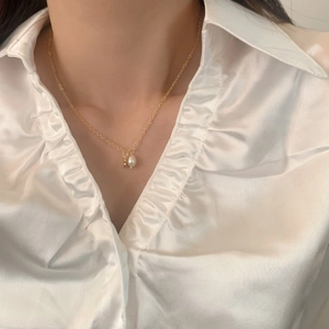 Gold Plated Copper Necklace With Natural Freshwater Pearl And Irregular Geometric Metal Pendant Light Luxury Minimalist For Women