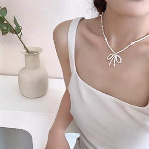 Collier De Künstliche Perles Avec Pendentif Nœud Papillon Fausse Künstliche Perle Bijoux Style Français Élégant Pour Femmes Fermoir En Alliage Plaqué Or