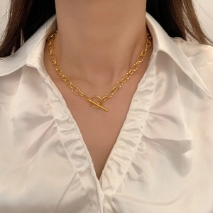 Collier à grosse chaîne en acier titane doré PVD avec fermoir à bascule OT minimaliste
