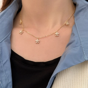 Blumen Anhänger Halskette Kupfer Vergoldet Mit Zirkonia Blumen Charms Eleganter Koreanischer Stil Für Damen