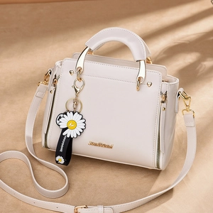 Women PU Leather Handbag Fashion Shoulder Crossbody Bag With Daisy Charm Golden Handle Large Capacity Elegant