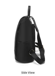 Vue latérale du sac à dos noir en tissu Oxford avec poignée et poche latérale zippée