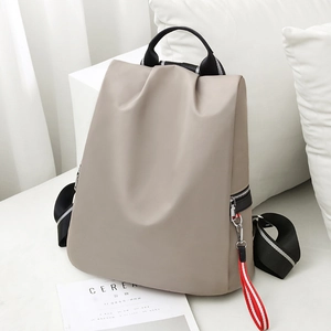 Khaki Nylon Anti-Diebstahl Rucksack für Damen mit gestreiften Trägern und viel Platz