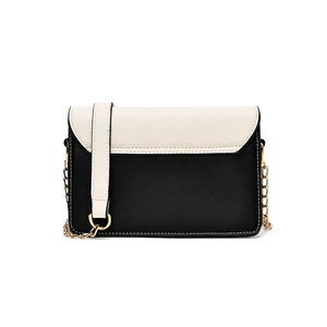 Bolso bandolera minimalista en blanco y negro con cadena dorada para mujer en verano