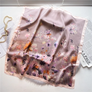 Élégant Foulard Carré En Faux Satin Polyester Satin Imprimé Floral Pissenlit Polyvalent Cou Cheveux Sac À Main Wrap Pour Femmes Style Rétro