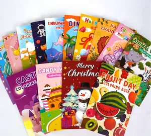 Présentation en éventail de cahiers de coloriage pour enfants aux thèmes variés et colorés