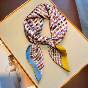 Women Satin Square Scarf Houndstooth Geometric Print Lightweight Faux Satin Head Scarf Fashion Neck Wrap