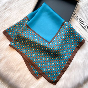 Women Square Satin Scarf Heart Print Faux Satin Satin Neck Scarf Elegant Head Wrap Shawl Bandana Vintage Style Sweet
