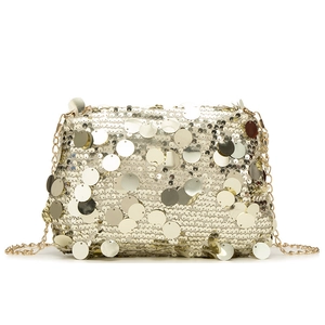 Pochette de soirée dorée avec paillettes scintillantes et bandoulière chaîne chic