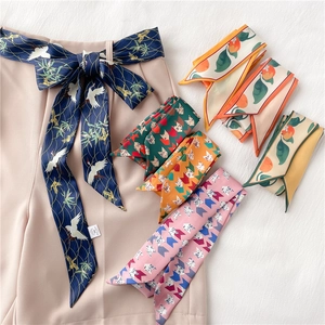 Collection de longs foulards en soie imprimés pour ceinture chic et décor de coiffure