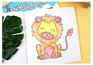 Détail d'une page de lion colorée dans le livre de coloriage pour enfants Animal World