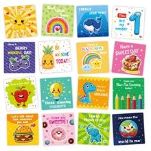 Makroaufnahme von 16 bunten Cartoon-Lunchbox-Karten mit Regenbogen- und Tierillustrationen