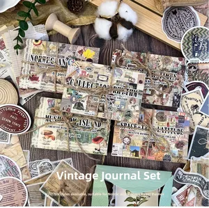 Λεπτομέρεια vintage αυτοκόλλητων scrapbooking με σπάγκο σε σκούρο ξύλινο τραπέζι