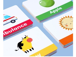 Detalle de tarjetas educativas con esquinas redondeadas e ilustraciones para niños