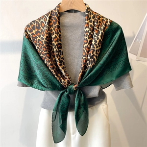 Elegant 110cm silk-like scarf featuring leopard print and green paisley patterns
