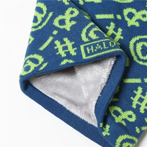 Scaldacollo in maglia invernale con lettere HALO blu e calda fodera in pile