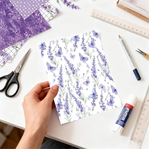 Detailansicht von Lavendel- und Schmetterlings-Bastelpapier für Scrapbooking und DIY