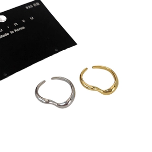 Minimalist double layer wavy open rings in gold and silver polished metal finish