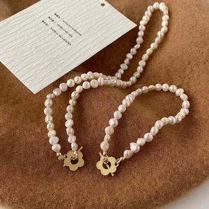 Collana Bracciale Perla Artificial Naturale Barocca Placcato Oro Rame Fiore Chiusura OT Gioielli Retro Nicchia Per Donne