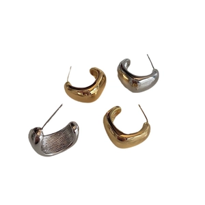 Minimalist geometric square hoop earrings in gold and silver finish for women