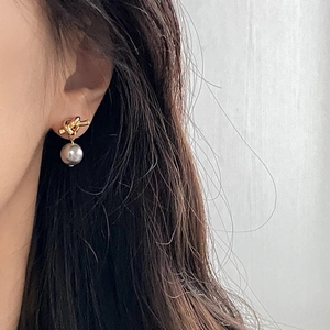 French vintage knotted gold stud earrings with elegant grey pearl drop for women