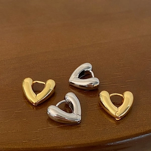 Heart Hoop Earrings Minimalist Chunky Hollow Copper Electroplated Gold Silver Ins Style For Women