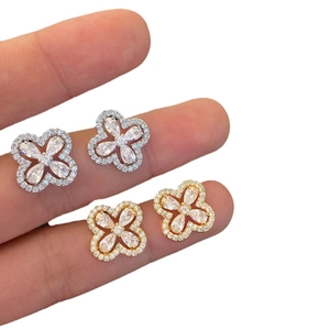 Boucles d'oreilles trèfle style français avec cristaux de zircon en fini or et argent