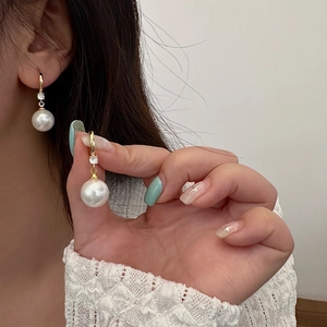 Boucles d'oreilles pendantes vintage en perles plaquées or avec zircons pour femmes