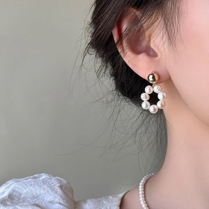 Boucles D'oreilles Créoles En Perles D'eau Douce Avec Tiges En Cuivre Plaqués Or Bijoux Géométriques Élégants