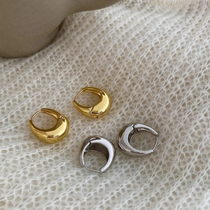 Orecchini A Cerchio Ovali Chunky Base In Rame Metallo Lucido Huggie Per Donna Gioielli Chic Minimalisti