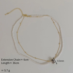 Vue détaillée du collier de perles double épaisseur avec dimensions du pendentif cylindre