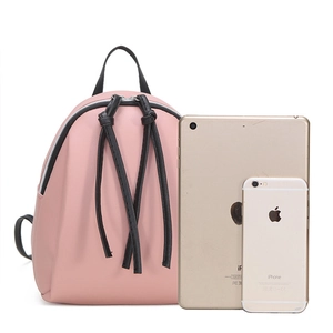 Mini zaino rosa in pelle PU con tablet e telefono per il confronto delle dimensioni
