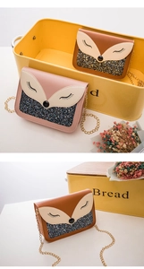 Détails des sacs bandoulière renard pailletés rose et marron avec chaîne dorée