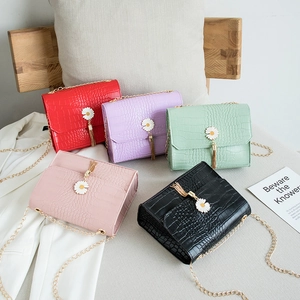 Borsa a Tracolla da Donna alla Moda in Pelle PU con Motivo a Coccodrillo con Nappina Margherita Catena d'Oro Piccola Borsa a Tracolla per Donna