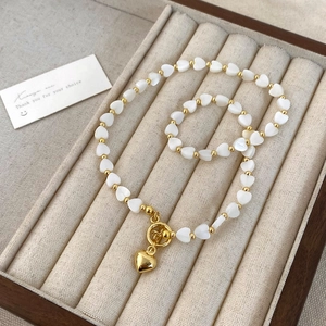 French luxury heart-shaped natural shell bead necklace with gold plated toggle clasp