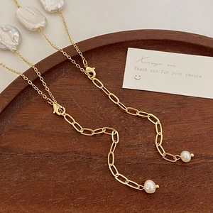 Minimalist Baroque freshwater pearl necklace with gold-plated oval link chain for women