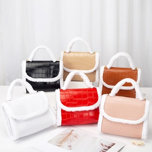 Crocodile Pattern PU Leather Handbag With Faux Fur Trim Mini Crossbody Bag Metal Chain Shoulder Bag For Women