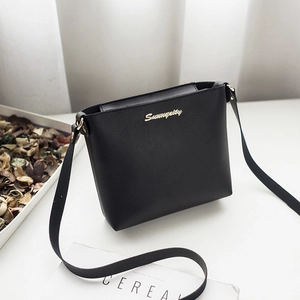 Bolso de Hombro de Cuero PU de Moda para Mujer Color Sólido Bandolera Con Logo de Metal Dorado para Compras Diarias Fiesta Calle