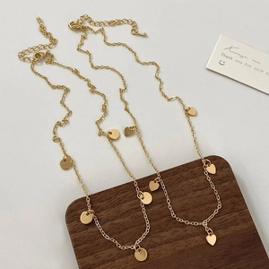 Minimalistische Goldketten mit Herz- und Paillettenanhängern für Damen, verstellbar
