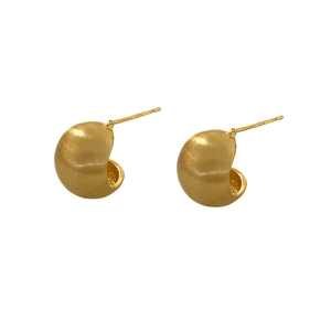 Boucles d'oreilles puces dorées brossées au design dôme minimaliste pour femme