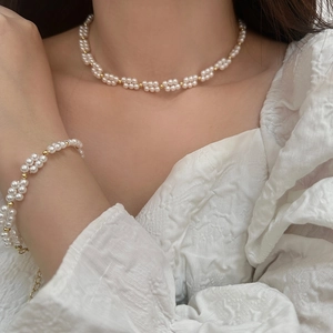Collier Et Bracelet En Künstliche Perles D'imitation Blanches Fleur Grappe Alliage Plaqué Or Chaîne De Clavicule Pour Femmes