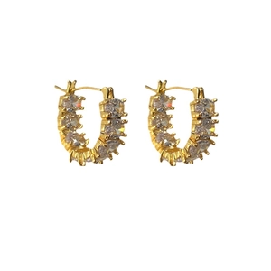 Eleganti orecchini a cerchio a U dorati con pavé di zirconi scintillanti per donna